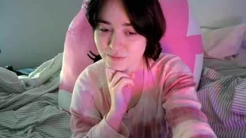 Snapshot of pillogoddess chatting on 06.14.26 PilloGoddess online show from 06.14.26
