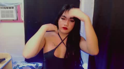 Snapshot of pinay_christine chatting on 10.27.25 Christine online show from 10.27.25