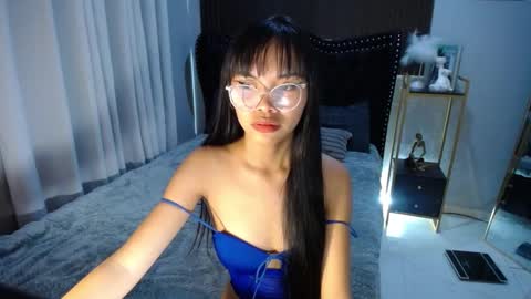 Snapshot of pinay_slutx chatting on 03.07.25 dee online show from 03.07.25