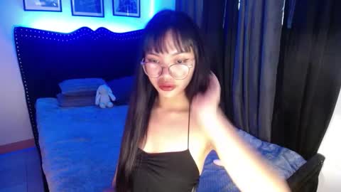 Snapshot of pinay_slutx chatting on 09.28.25 dee online show from 09.28.25