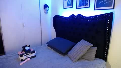 Snapshot of pinay_slutx chatting on 11.15.25 dee online show from 11.15.25