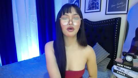 Snapshot of pinay_slutx chatting on 11.26.25 dee online show from 11.26.25