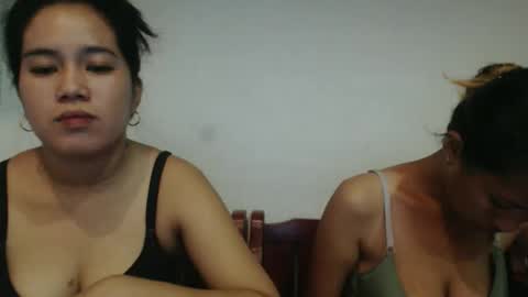 Snapshot of pinaysquirtpussy chatting on 10.19.25 pinaysquirtpussy online show from 10.19.25
