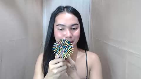 Snapshot of pinaysweatwetlover69 chatting on 10.27.25 celistina Crwford online show from 10.27.25