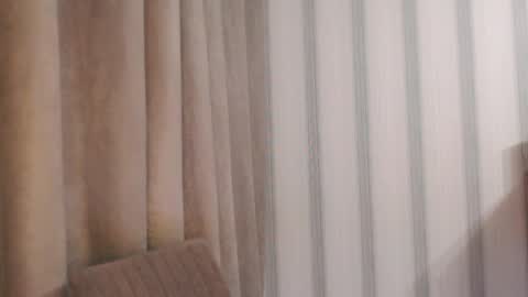 Snapshot of pineapple__mood chatting on 05.12.26 online show from 05.12.26