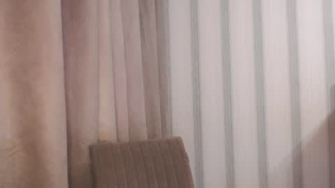 Snapshot of pineapple__mood chatting on 06.29.26 online show from 06.29.26