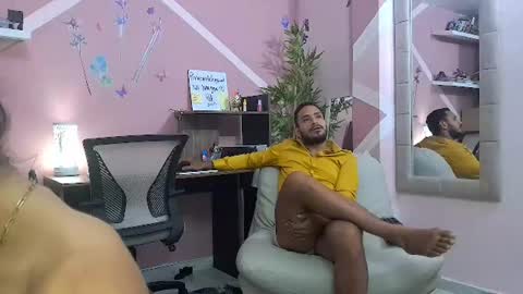 Snapshot of pineappleflipped chatting on 07.21.26 pineappleflipped online show from 07.21.26