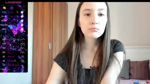 Snapshot of pingviluly chatting on 10.23.25 pingviluly online show from 10.23.25