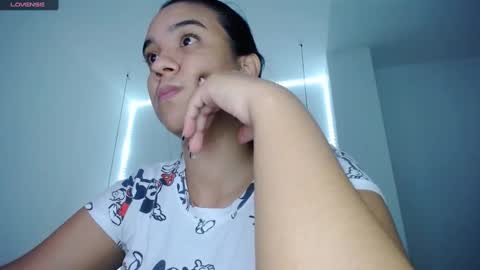 Snapshot of pink__tiffany chatting on 02.19.25 tiffany online show from 02.19.25