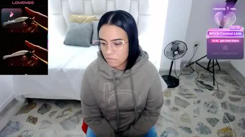 Snapshot of pink__tiffany chatting on 02.28.25 tiffany online show from 02.28.25