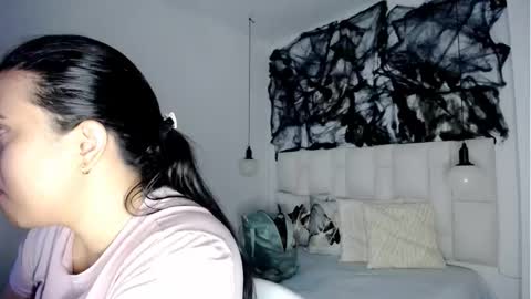 Snapshot of pink__tiffany chatting on 10.12.25 tiffany online show from 10.12.25