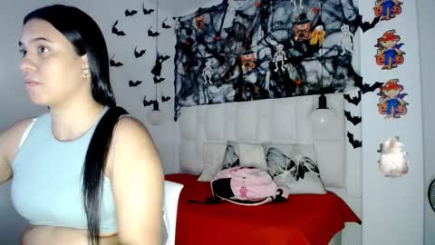 Snapshot of pink__tiffany chatting on 10.19.25 tiffany online show from 10.19.25