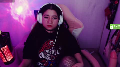 Snapshot of pink_girl0n chatting on 12.18.24 Kitty online show from 12.18.24