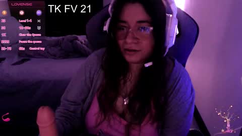 Snapshot of pink_girl0n chatting on 12.16.25 Kitty online show from 12.16.25