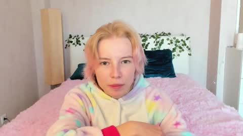 pink_lila18 online show from 09.10.25