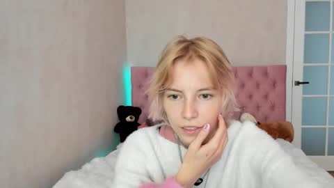 pink_lila18 online show from 09.14.25