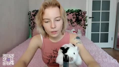 pink_lila18 online show from 11.25.25