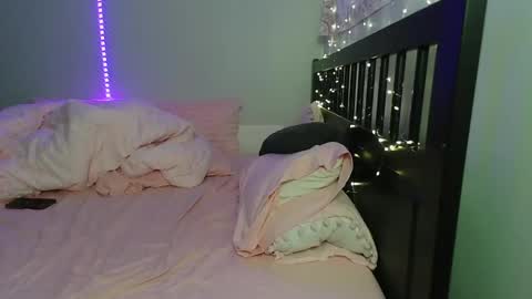 pink_tv online show from 10.22.25