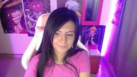 pink_yuii online show from 01.12.25