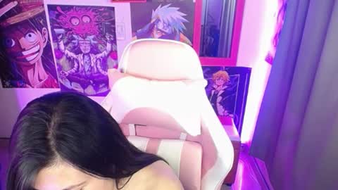 pink_yuii online show from 01.19.25