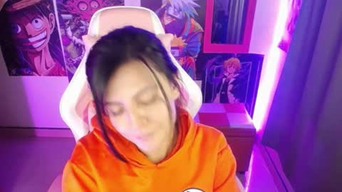 pink_yuii online show from 01.22.25