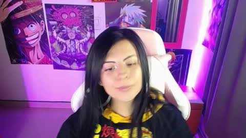 pink_yuii online show from 01.26.25