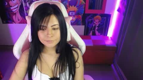 pink_yuii online show from 01.29.25