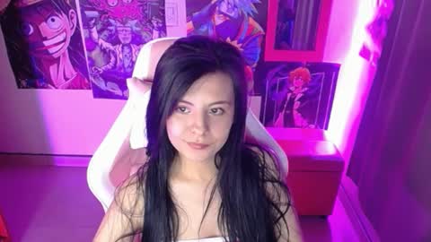 pink_yuii online show from 03.04.25
