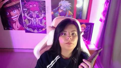 pink_yuii online show from 03.11.25