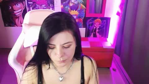 pink_yuii online show from 10.06.25