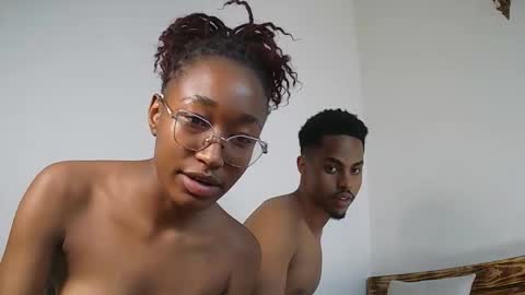 PinkyAura online show from 04.04.26