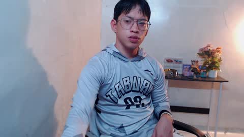 Snapshot of pinkcock_froi chatting on 01.05.25 froi online show from 01.05.25
