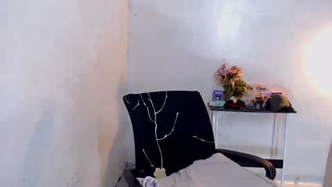 Snapshot of pinkcock_froi chatting on 01.15.25 froi online show from 01.15.25