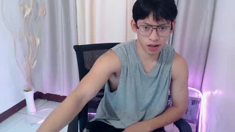 Snapshot of pinkcock_froi chatting on 05.22.26 froi online show from 05.22.26