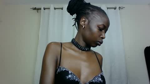 Pinkie online show from 02.21.25