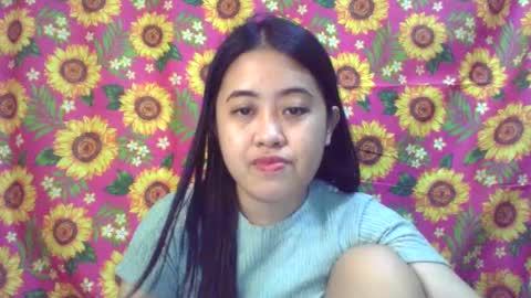 Snapshot of pinkish_shine chatting on 02.04.25 Hi its me shine online show from 02.04.25