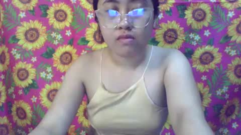 Snapshot of pinkish_shine chatting on 02.05.25 Hi its me shine online show from 02.05.25
