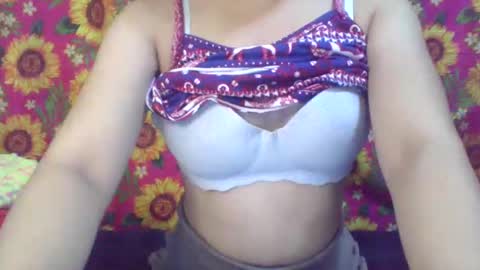 Snapshot of pinkish_shine chatting on 02.07.25 Hi its me shine online show from 02.07.25