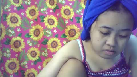 Snapshot of pinkish_shine chatting on 02.08.25 Hi its me shine online show from 02.08.25