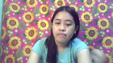 Snapshot of pinkish_shine chatting on 02.08.25 Hi its me shine online show from 02.08.25