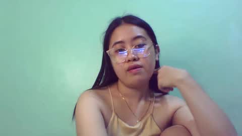 Snapshot of pinkish_shine chatting on 02.15.25 Hi its me shine online show from 02.15.25