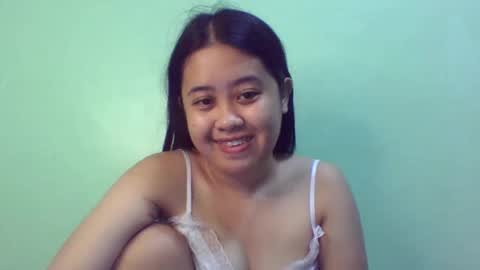 Snapshot of pinkish_shine chatting on 02.21.25 Hi its me shine online show from 02.21.25