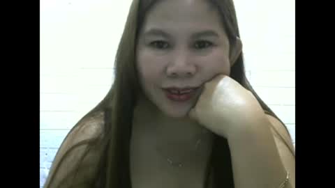 Snapshot of pinkishpusiemom18 chatting on 12.17.24 pinkishpusiemom18 online show from 12.17.24