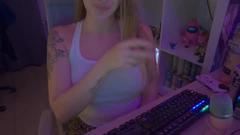 Snapshot of pinkladyx2 chatting on 10.17.25 pinkladyx2 online show from 10.17.25