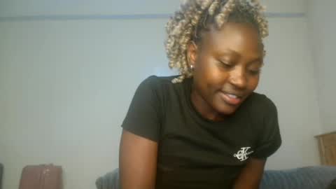 Snapshot of pinklover2003 chatting on 06.11.26 Serena online show from 06.11.26