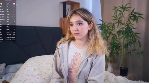  HERES ALICE  WELCOME EVERYONE LOVENSE DOMI REACT TO YOUR TIPS LETS MAKE A GREAT SHOW TOGETHER  online show from 02.17.25