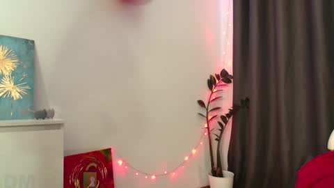 Perlita online show from 12.22.24