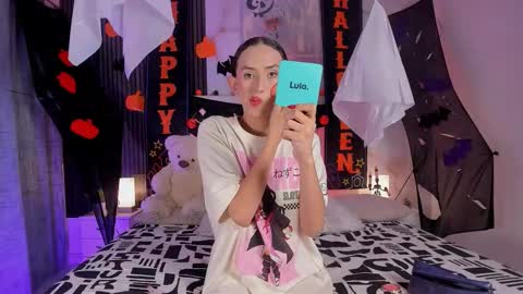 Snapshot of pinky_peach_ chatting on 10.20.25 Peachy online show from 10.20.25