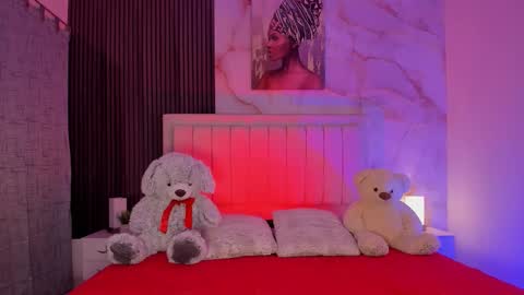 Snapshot of pinky_peach_ chatting on 11.10.25 Peachy online show from 11.10.25