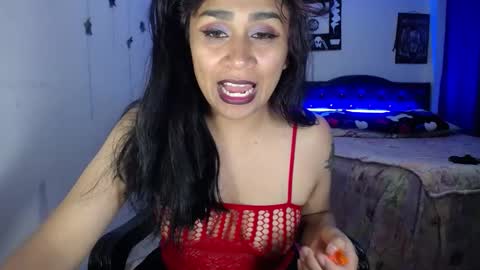 Snapshot of pinky_pinky_ chatting on 12.22.24 VIOLETA LOPEZ online show from 12.22.24